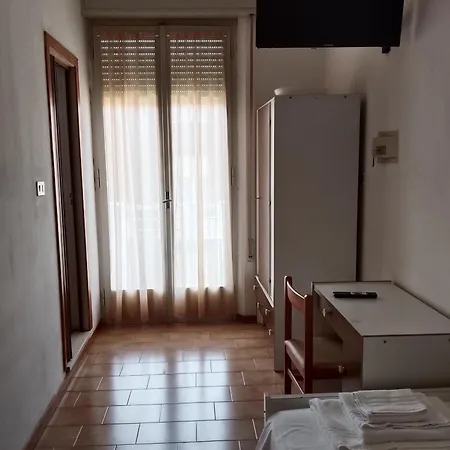 Serenella Отель Римини
